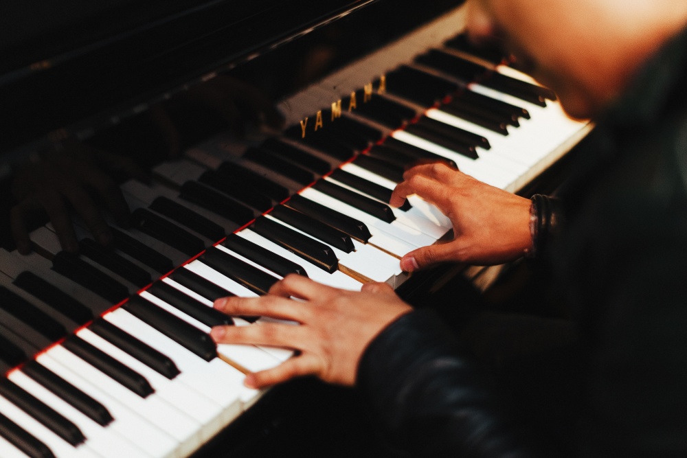 DẠY KÈM PIANO CHO NGƯỜI MỚI BẮT ĐẦU